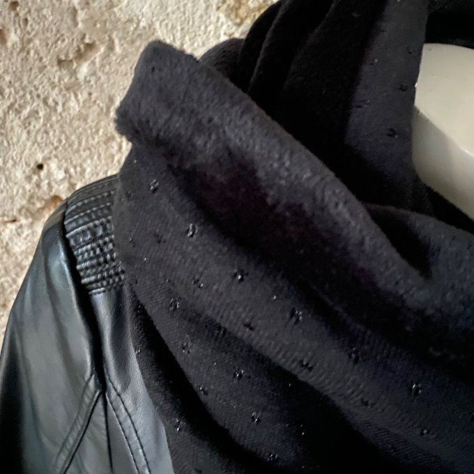 Snood XXL Noir Maille ajourée
