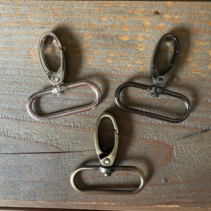 Le porte-clés léopard noir- beige