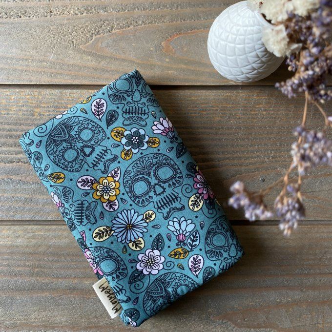 Couvre livre Flowers and Skulls
